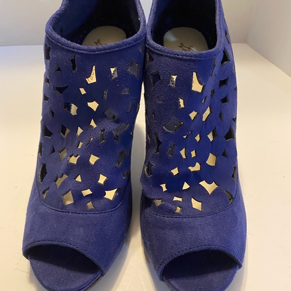 Lela Rose laser cut high heel booties. Size 8